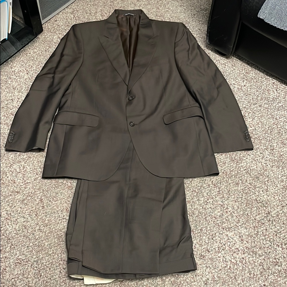 Lanza Classic Suit with Notched Lapels and Structured Shoulders- new